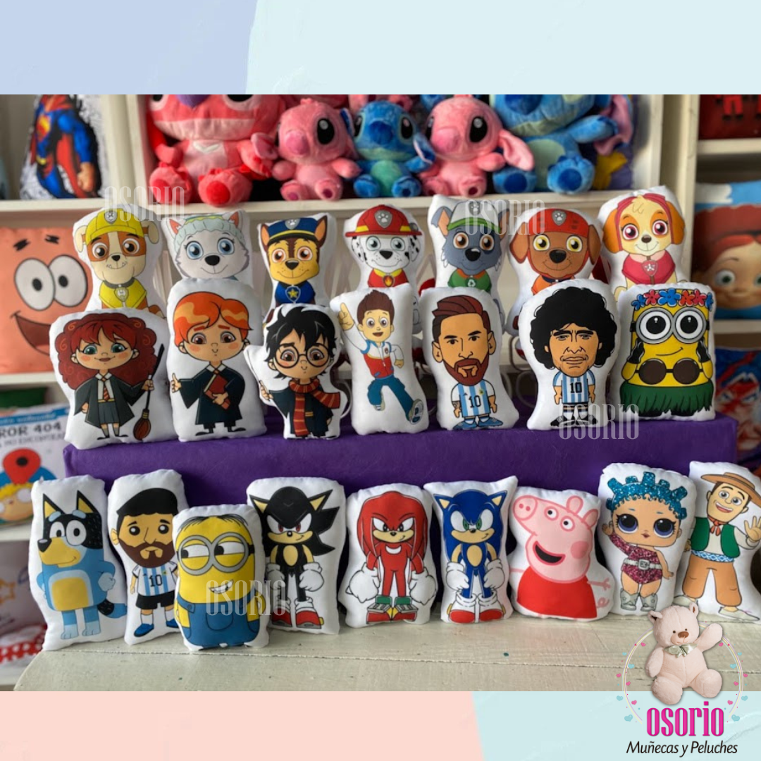 PERSONAJES 30 CM APROX